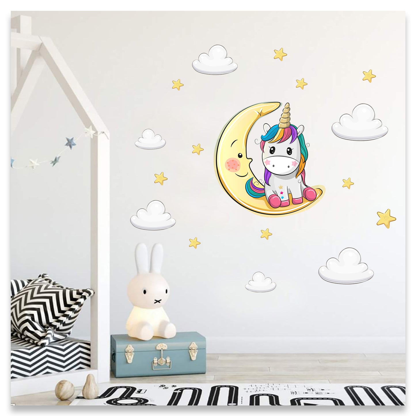 Ayda Oturan Yavru Unicorn  Bulutlar ve Yıldızlar Çocuk Odası Duvar Sticker